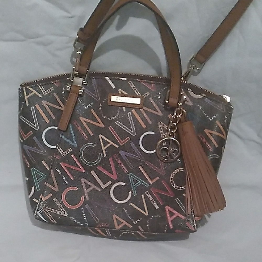 Calvin Klein Bag with Dark Background and Monogram Print (L1)